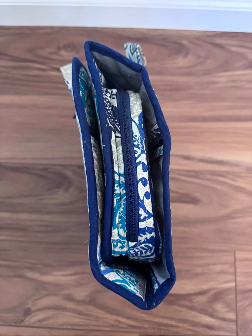 Vera Bradley Hanging Travel Organizer Quilted Toiletry Bag Blue Green Floral